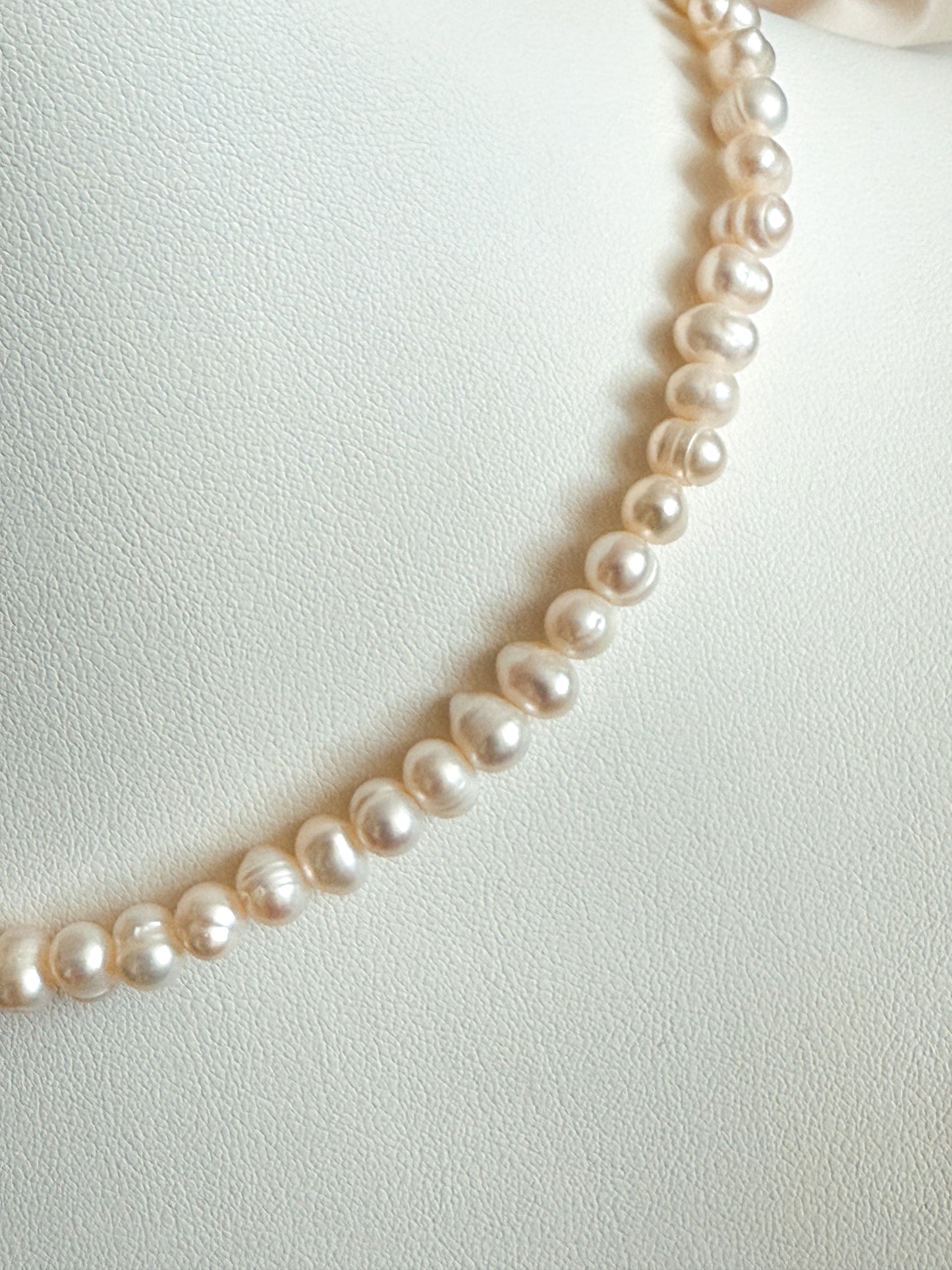 Pearlina Necklace